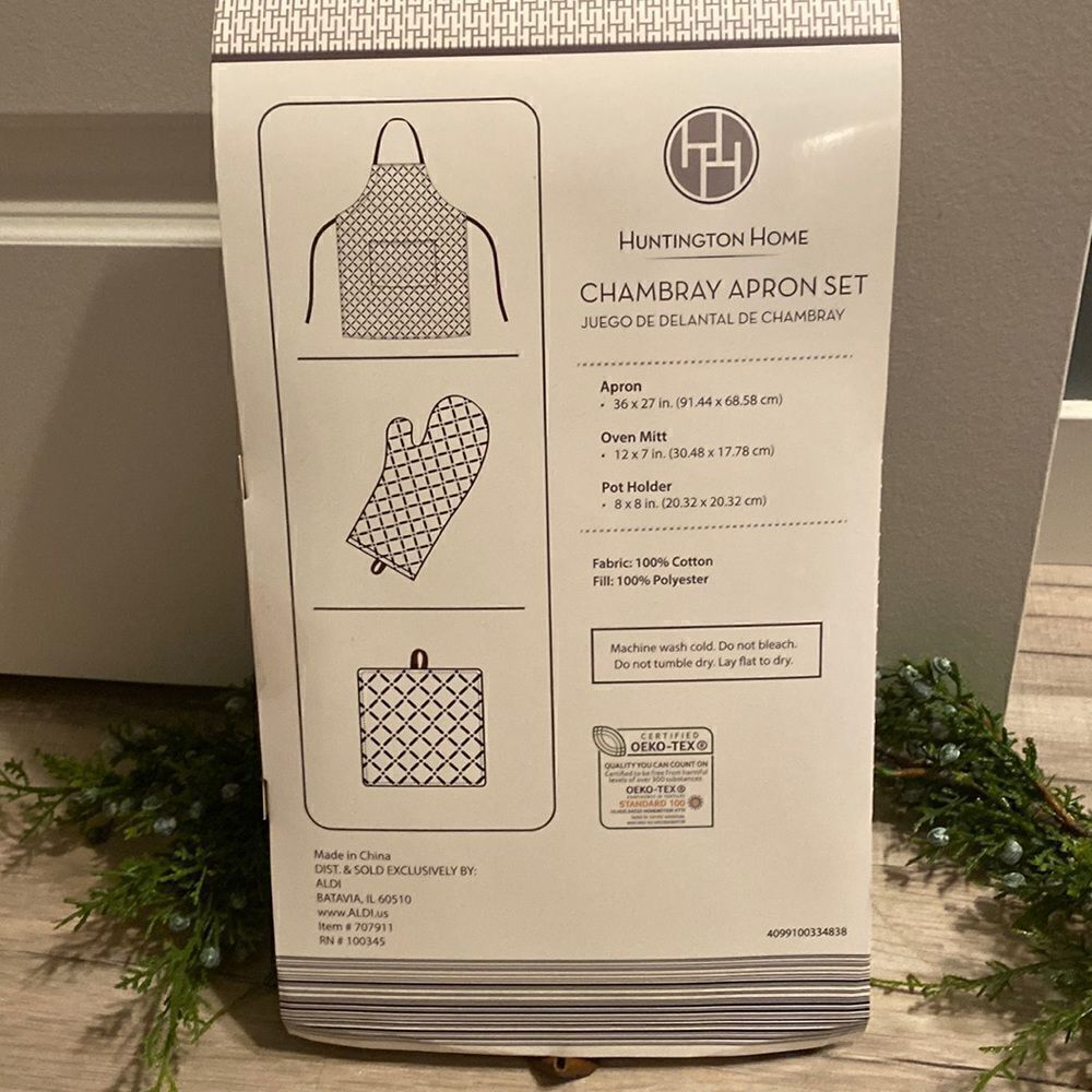 Huntington Home 3 Piece Apron/Potholder Set - Picture 4 of 6